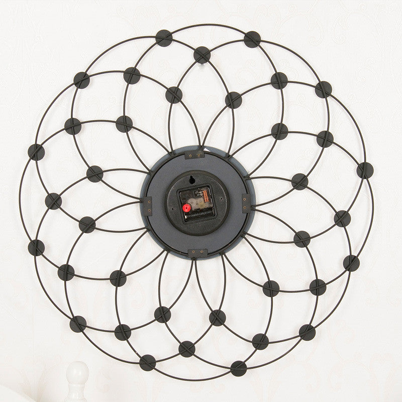 Individuality And Creativity Of Clocks And Watches When Inlaid With Diamonds