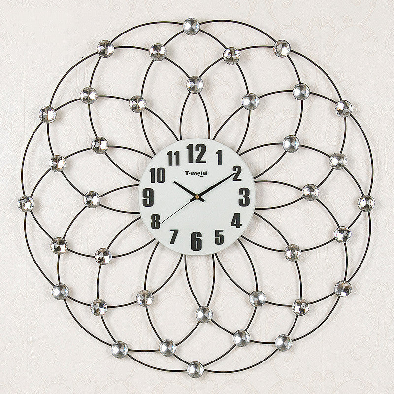 Individuality And Creativity Of Clocks And Watches When Inlaid With Diamonds