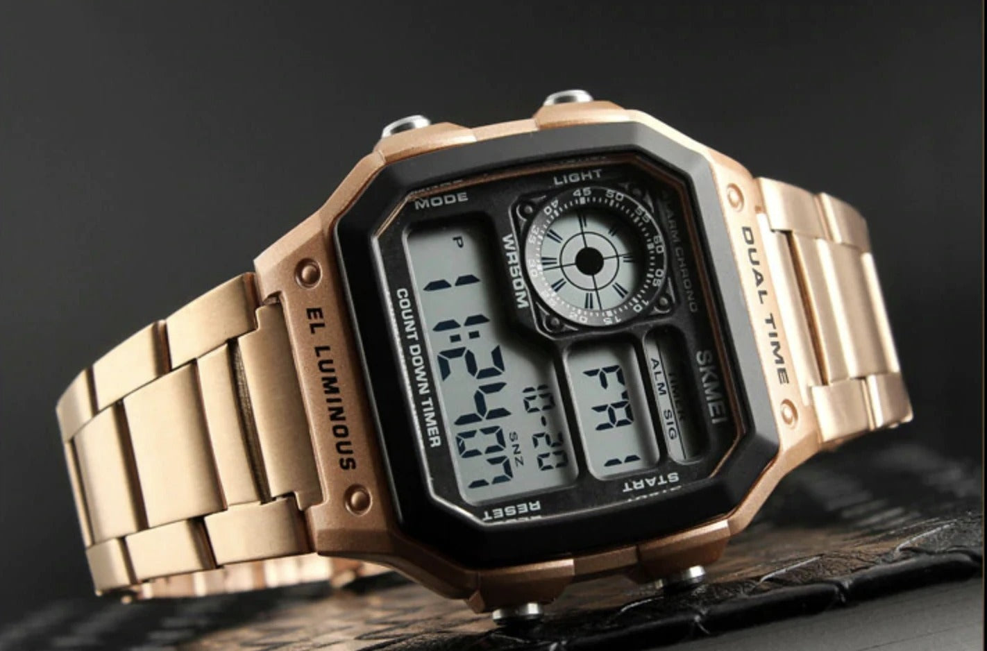 SPORTY WATERPROOF WATCH