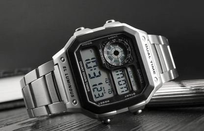 SPORTY WATERPROOF WATCH