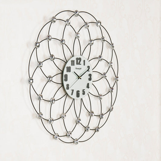 Individuality And Creativity Of Clocks And Watches When Inlaid With Diamonds