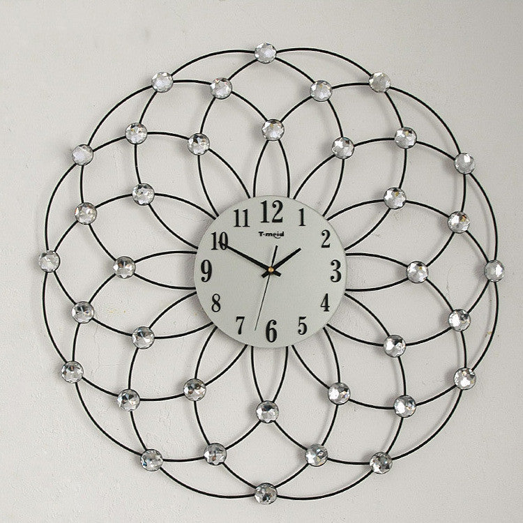 Individuality And Creativity Of Clocks And Watches When Inlaid With Diamonds
